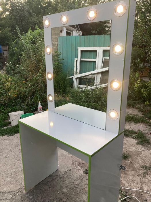 Стол парикмахера б/у