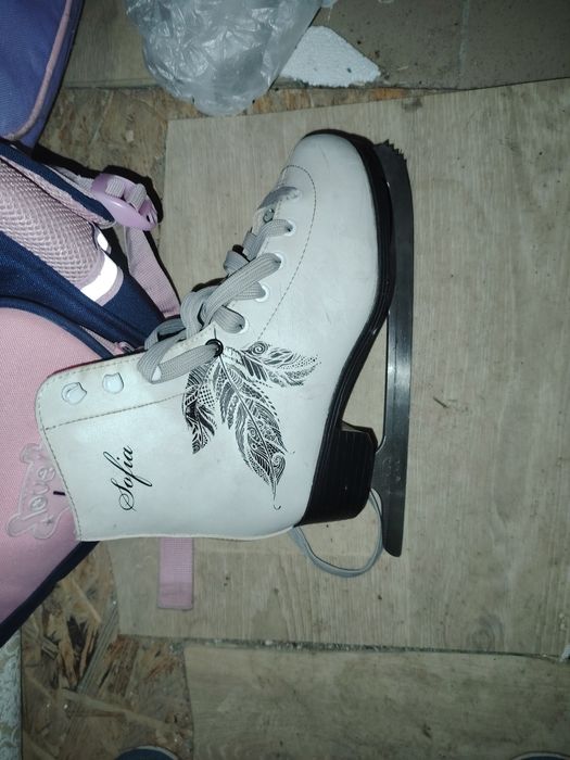 Продам коньки  3000тенге