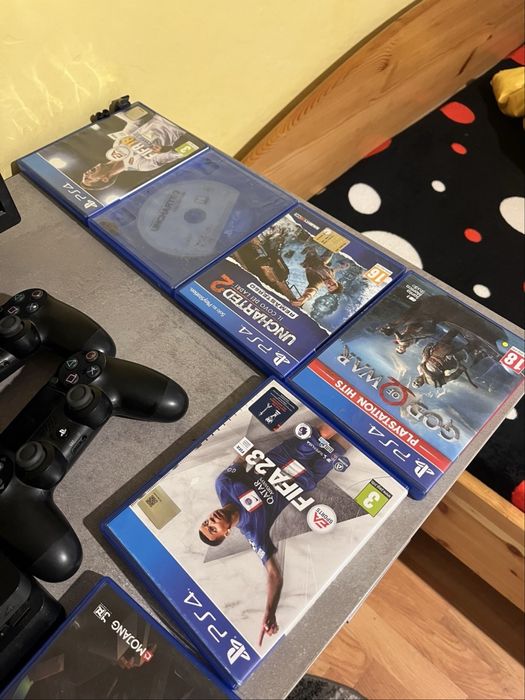 Play station 4 slim + jocuri+manete
