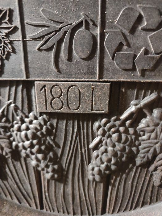 Butoi vin 180 l  cu cep in satre buna