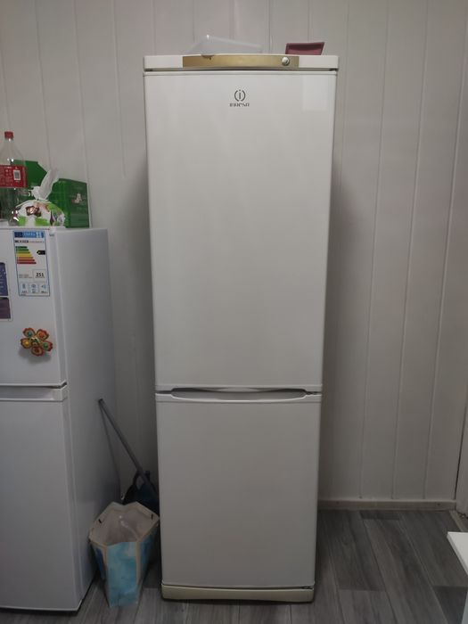 Холодильник на запчасти либо почините