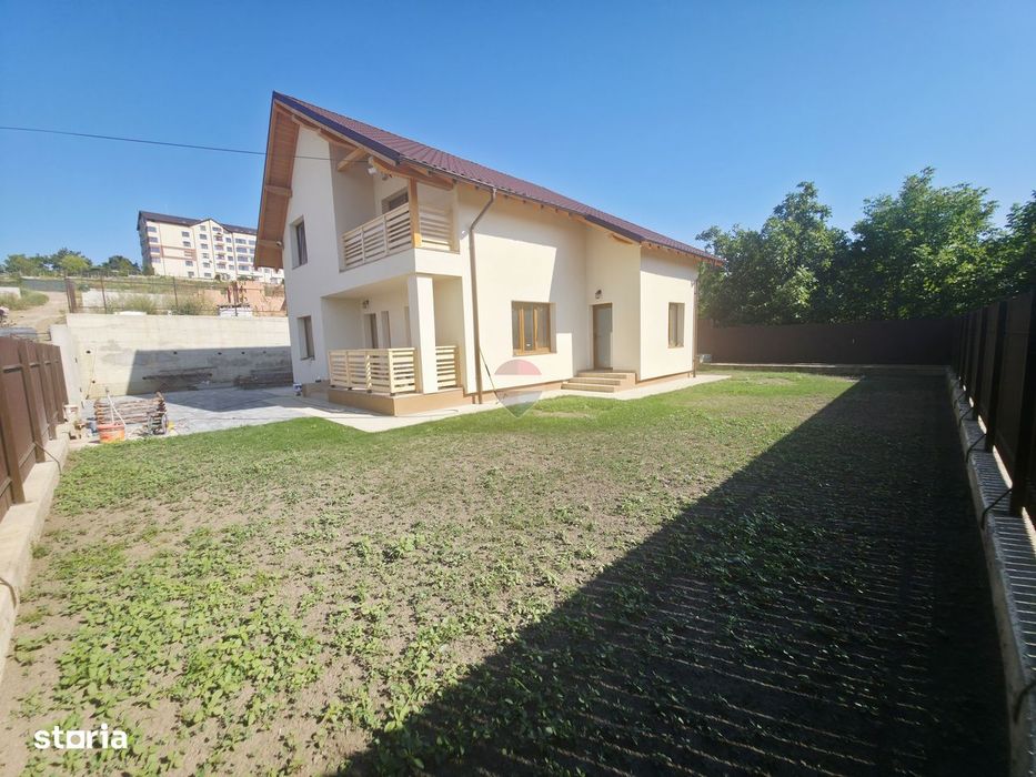 Casă / Vilă cu 4 camere de închiriat în zona Calea Romanului