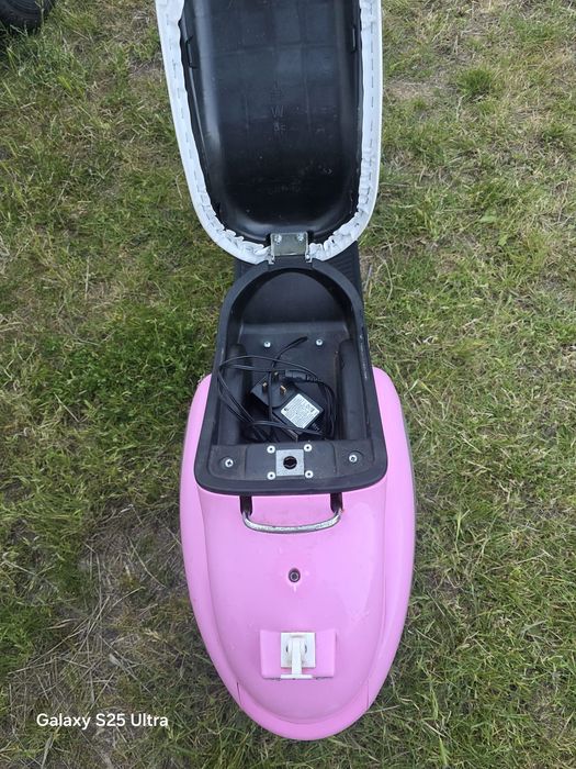 Scuter electric copii Razor pocket mod 24v