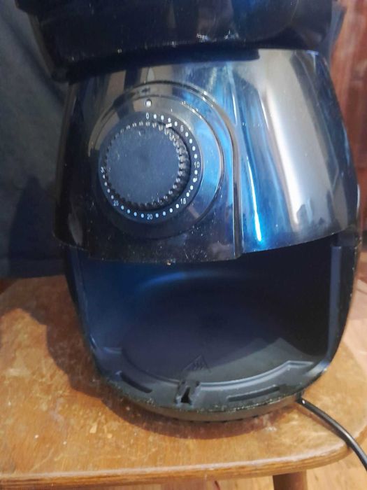 чисто нов фритюрник с горещ въздух (еърфрайър) Max Chef Oil Free Fryer
