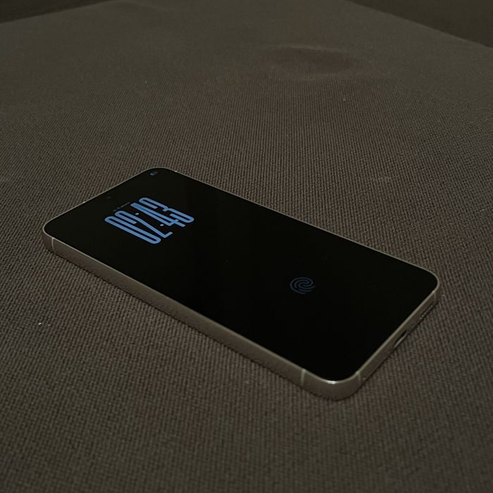 Samsung s23 256/8