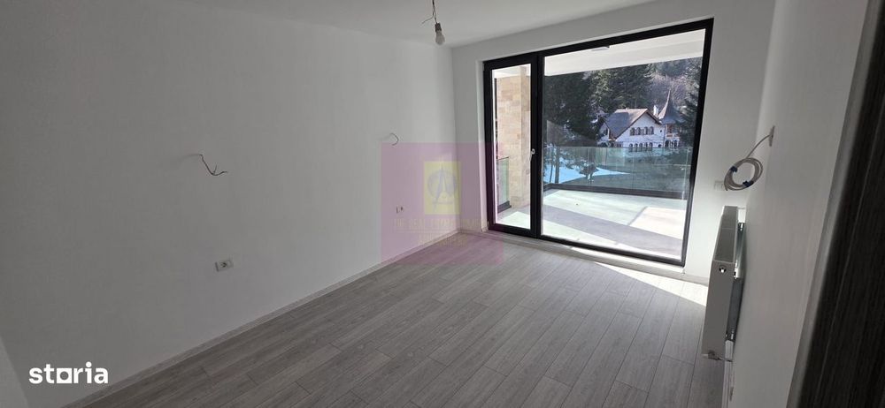 Apartament 3 camere de vânzare la Sinaia