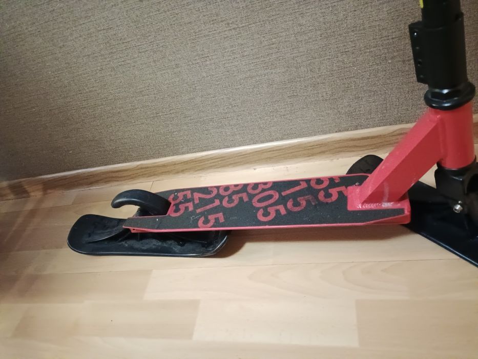 Снегокат, зимний самокат