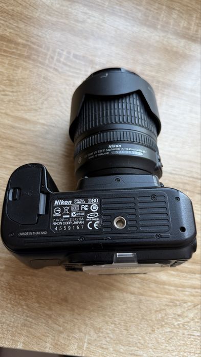 Продавам Nikon D80