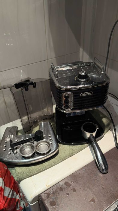 Кафемашна Delonghi SCULTURA 1100w