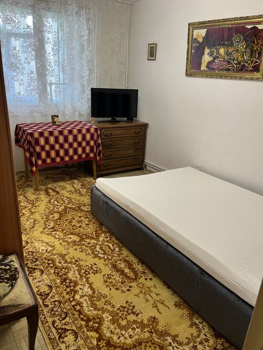 Inchiriez apartament 3 camere