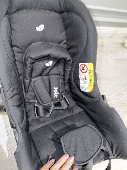 Продам новое автокресло Joie