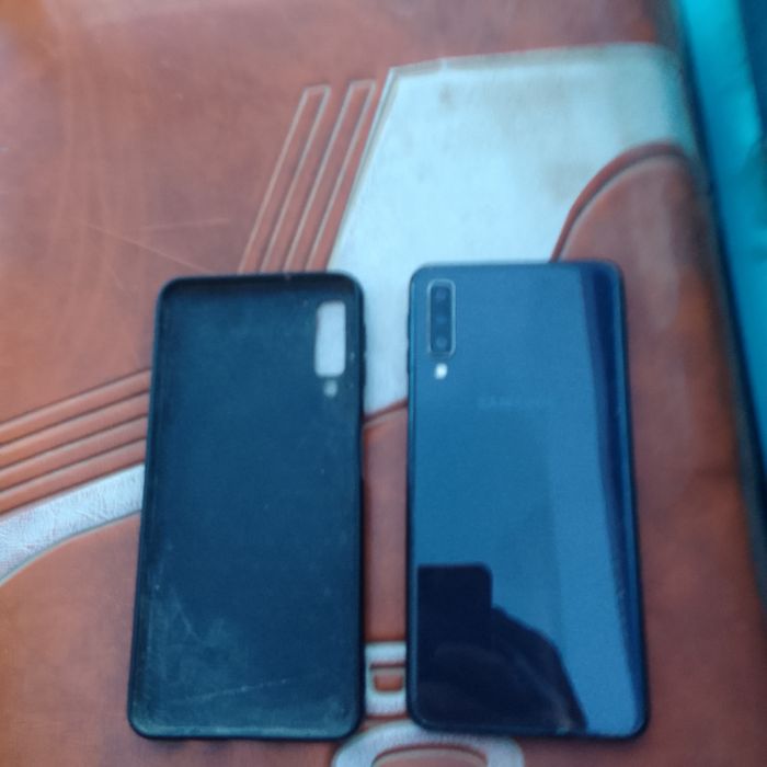 Samsung A7 2018 xotira 64gb