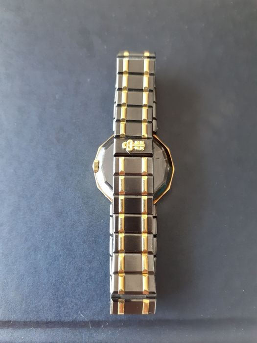 Златен часовник Corum