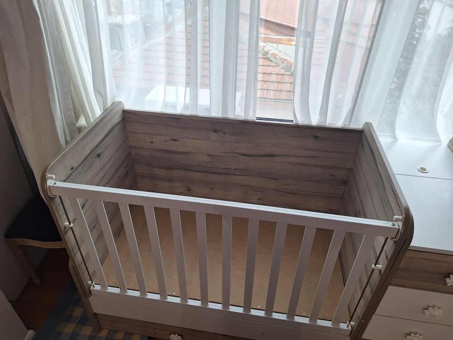 Бебешка дървена кошара