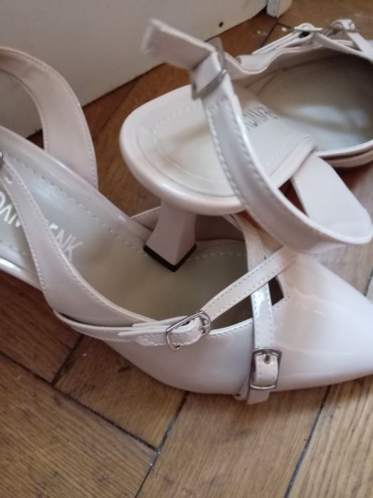 Geanta ocazie+pantofi crem ,toc mic