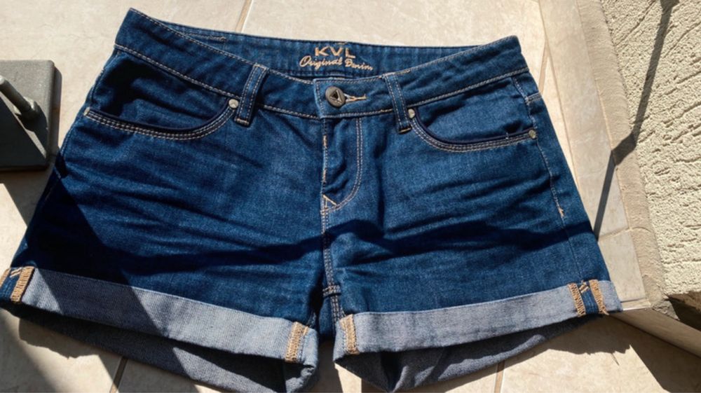 Pantaloni scurți Kenvelo, mărimea S.