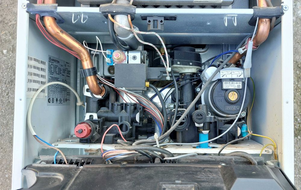 Dezmembraz Ariston Egis PLUS 24 FF