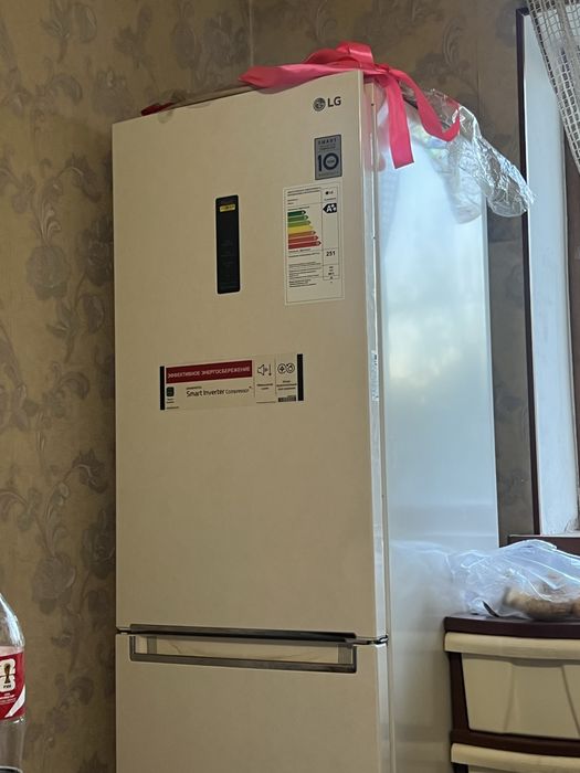 LG холодильник новый