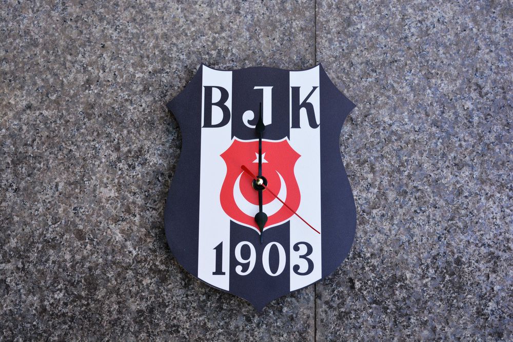 Стенни часовници с емблеми на всички футболни отбори