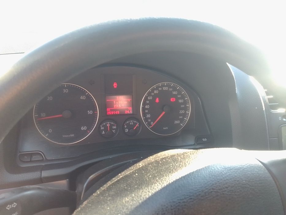 Vind Volkswagen Jetta anul 2008