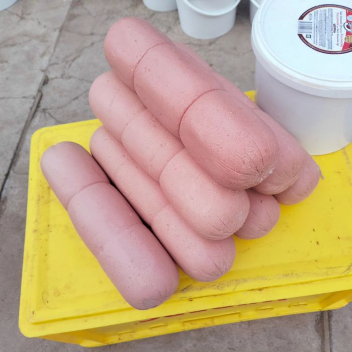 Колбаса итке және мысыққа