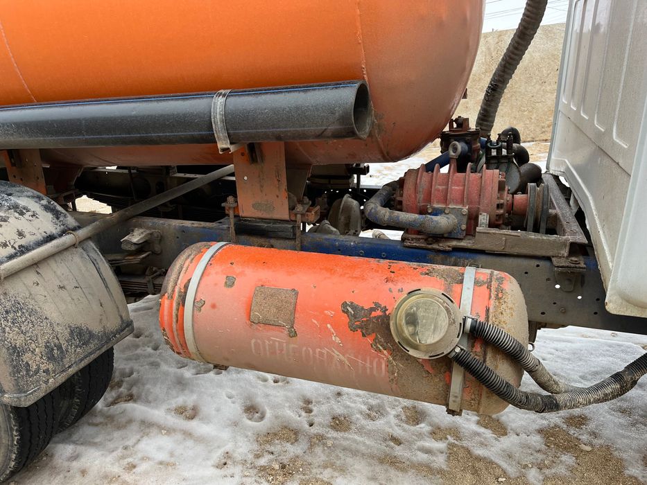 Ассенизатор.на базе газ-3308