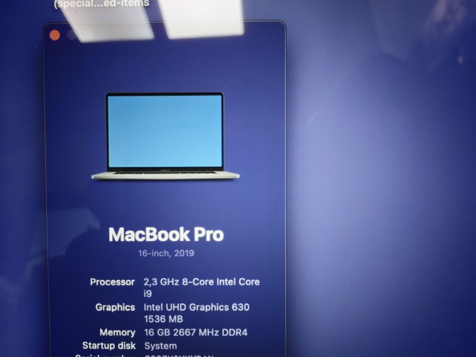Vând macbook pro 16 inch