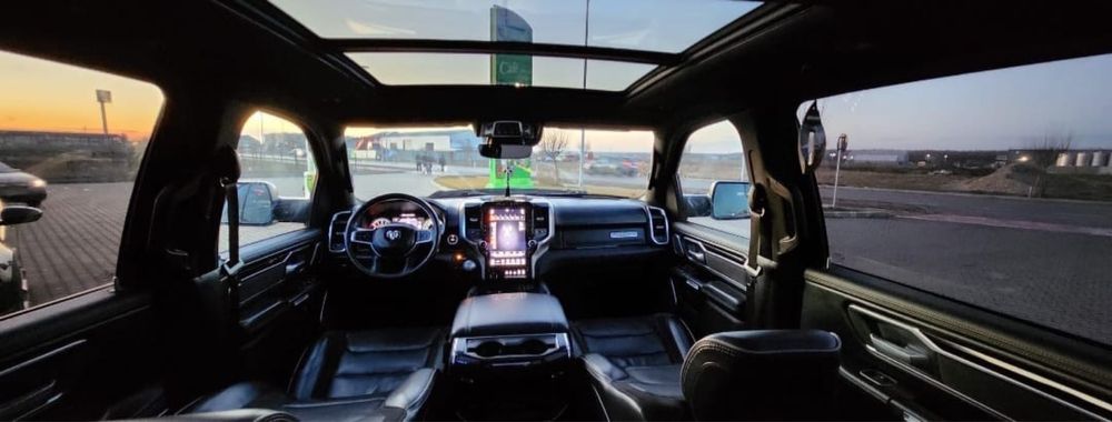 Dodge RAM Autoutilitară 1500 Laramie V8 HEMI 4x4