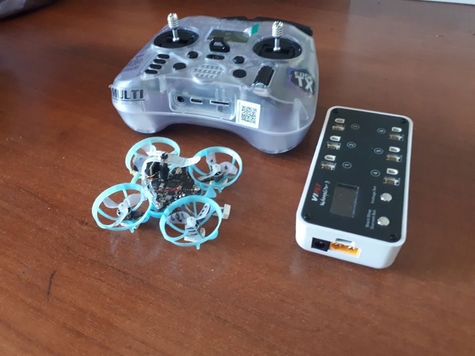 Продам дрон betafpv air65