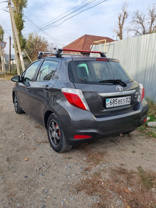 Продам таёта ярис 2012