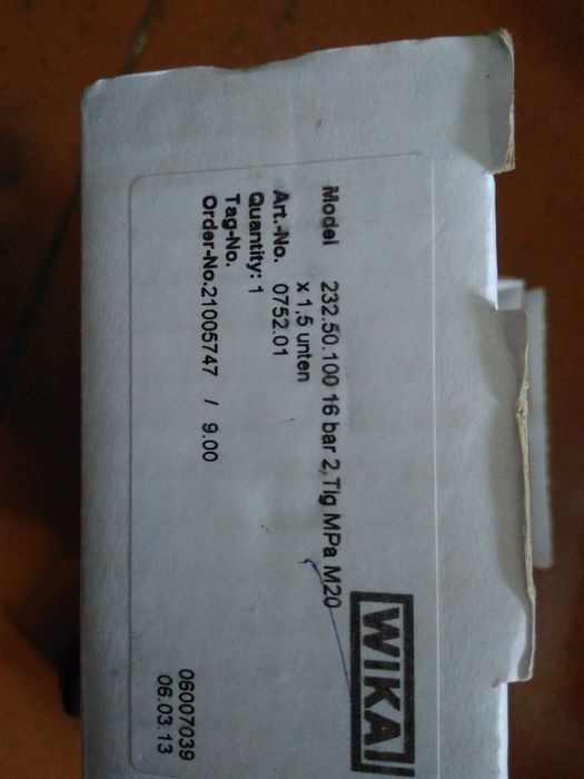 Продам манометры WIKA 40 Bar