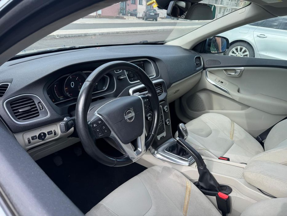 Volvo V40 2.0  D3