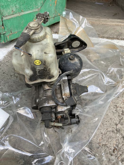 Главный тормозной в сборе пассат б3