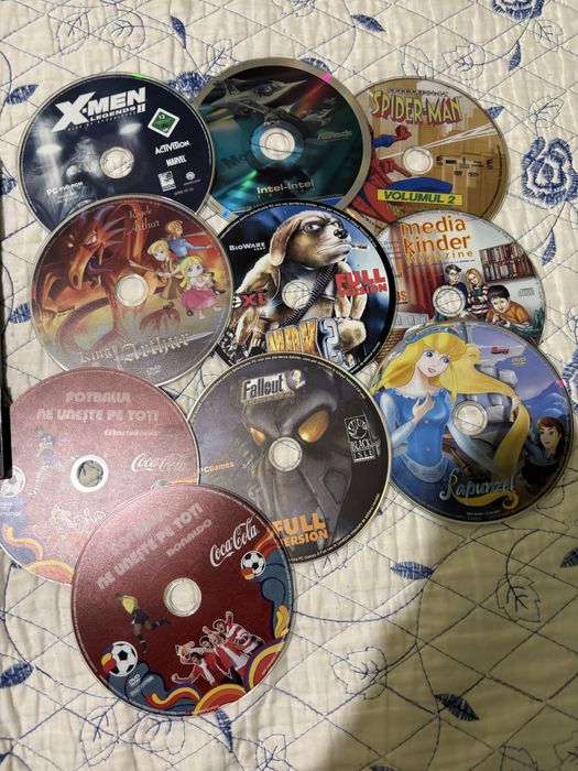 Vand Jocuri si Filme de PC (SD)