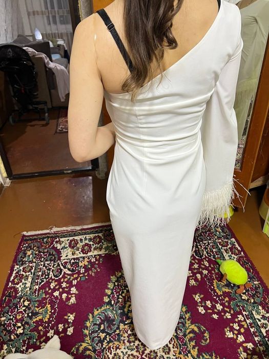 Женское вечернее платье