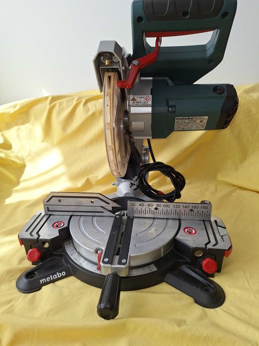 Fierastrau circular de masa Metabo KS 216 M LaserCut, Putere 1350 W, defect