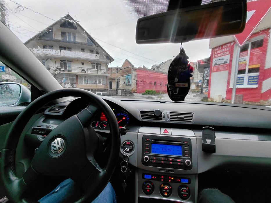 Vând Vw Passat B6