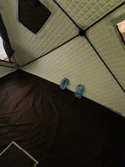 Палатка для рыбалки и отдыха