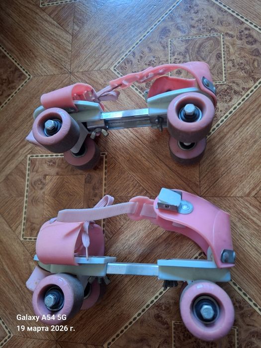 Детские ролики продаются