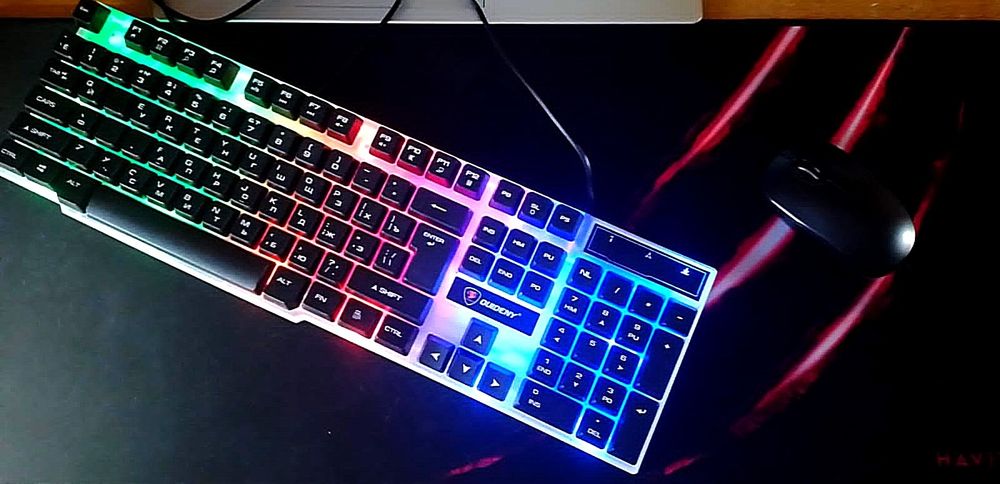 Клавиатура мышь и коврик