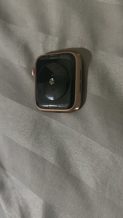 Продам часы Apple watch se 44