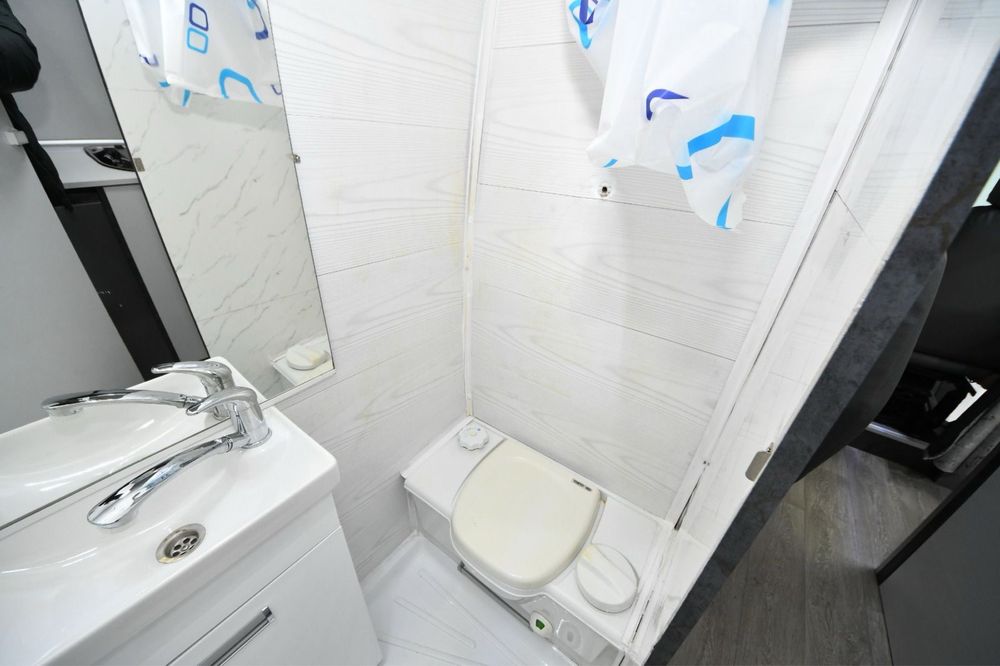 Autorulota / Campervan /Peugeot Boxer/Omologat M1 off grid full utilat