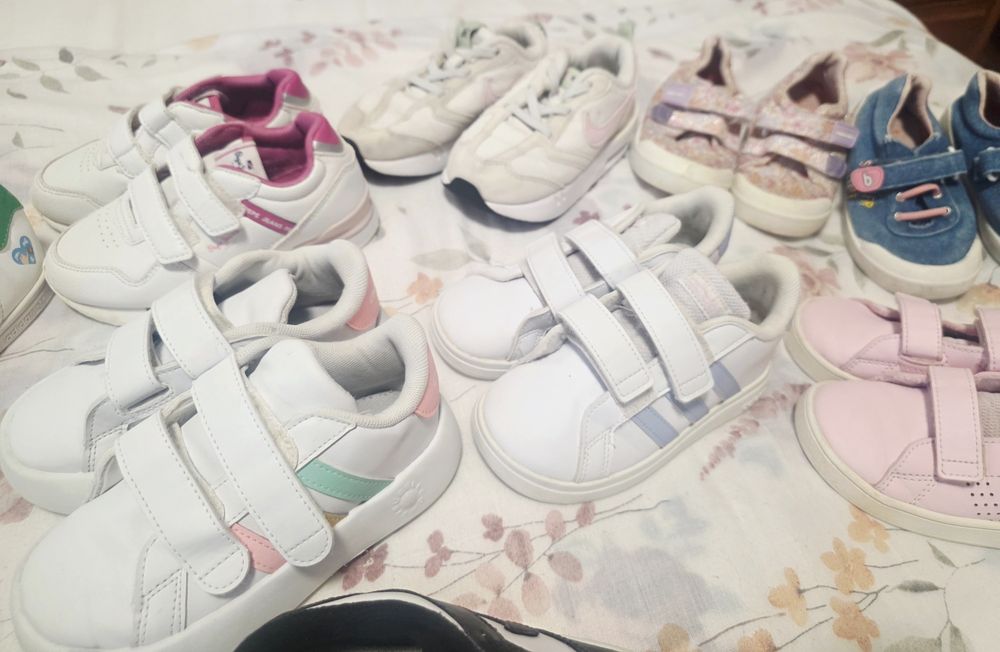 Екипи,якета и обувки за 3-4години момиче