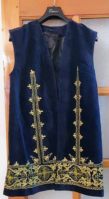 Камзолы новые женские велюр