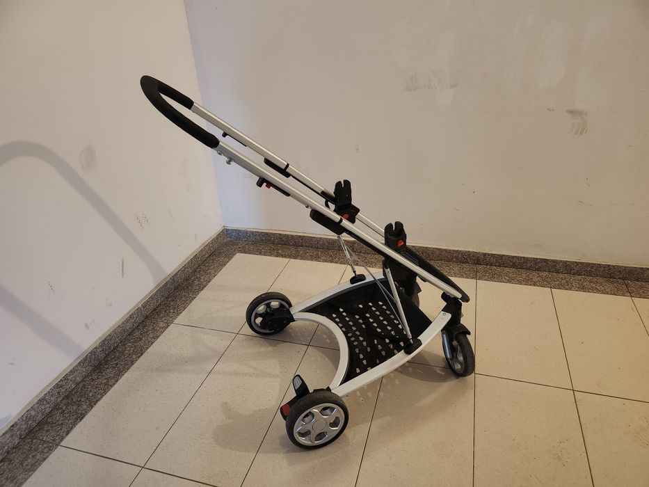 Детска количка Cangaro бебешка количка с два коша супер запазен