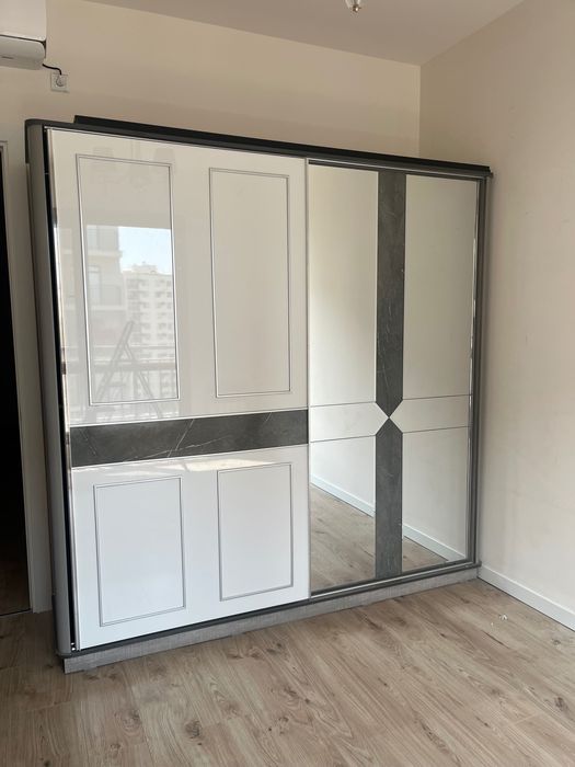 Продам шкаф-купе в отличном состоянии