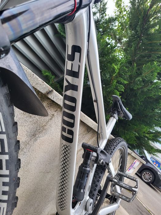 Titlu: Full Suspension 29” RockShox Air + Deluxe / Marime L / Trail MTB
Descriere:
Vând MTB full suspension mărimea L, potrivit pentru trail/enduro/li