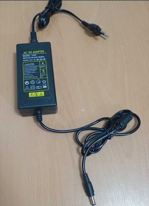 Alimentator 12V 2Amperi