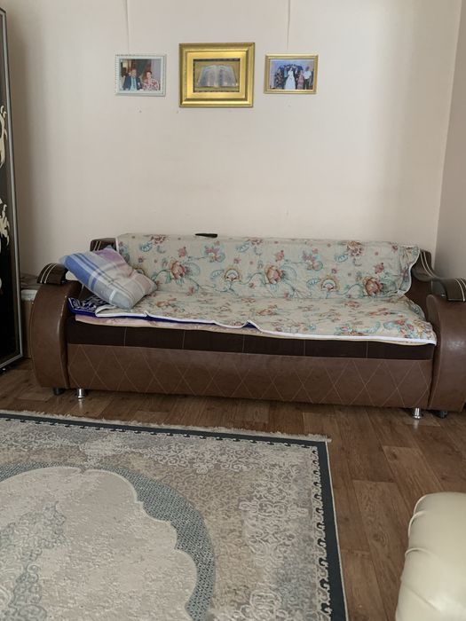 Продкм диван коричневый прочный