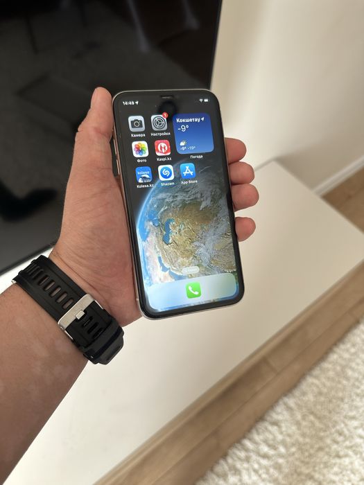 Продам 11 айфон в отличном состоянии